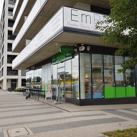 West / Parking Free アパート *