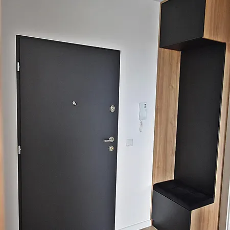 West / Parking Free Breslavia